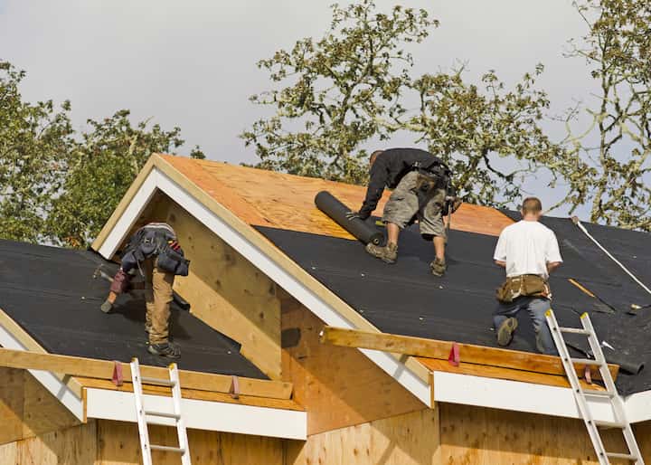 Professional roofers in Savannah